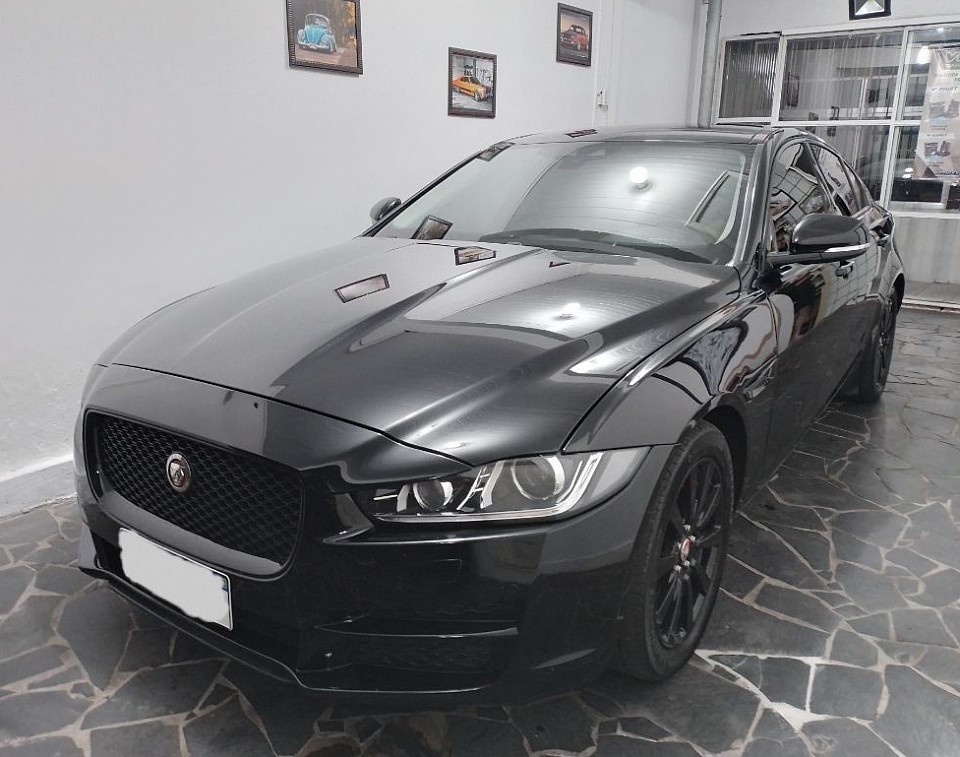 Jaguar XE